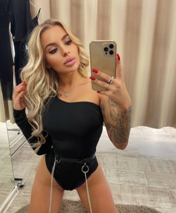 Хрюша, 22 года, 3 размер груди